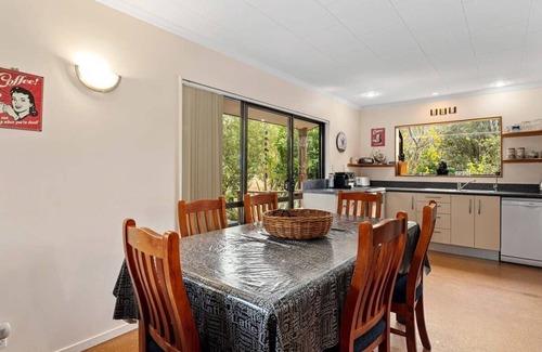 Collingwood House | Waters Edge Golden Bay