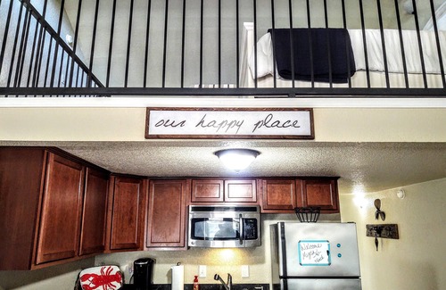 Mid America Condo | Water’s Edge Hideaway