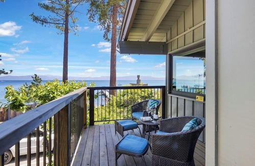 Tahoma House | Waters Edge Jewel w/Lake Views | HOA Access!