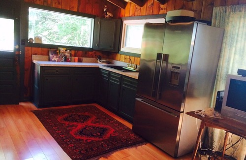 Lyndon Center Cottage | 'Waters Edge' Romantic Cottage-Dogs Welcomed