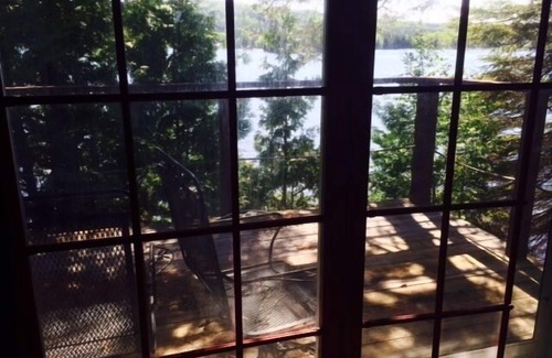 Lyndon Center Cottage | 'Waters Edge' Romantic Cottage-Dogs Welcomed