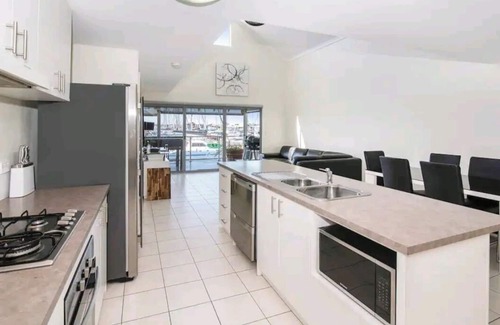 Geographe House | Waters Edge -WIFI, Kayaks, BBQ