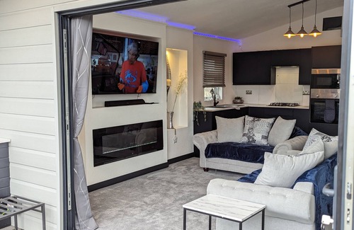 Sandilands Cabin | Waterside Lodge - Dog Friendly, Sutton on Sea