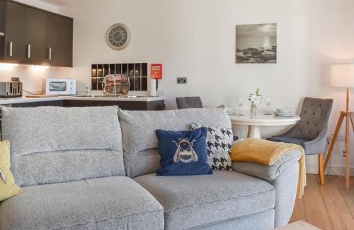 Tewitfield House | Waterside Retreat