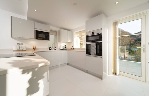 Lynmouth Apartment | Watersmeet View, a luxury 2 bedroom, seaside holiday apartment in Lynmouth sleeping 4