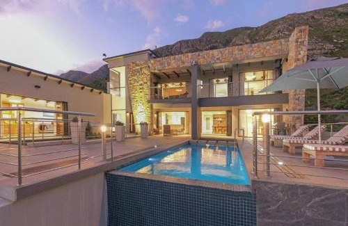 Chanteclair Villa | Waterstone Villa