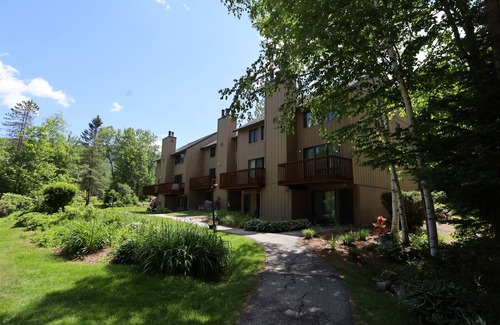 Waterville Valley Condo | Waterville Valley Pet Friendly Vacation Condo close to Community Center! (WHB16V)