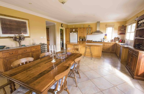 Wattle Grove House | Wattle Grove Homestead- Huon River Views