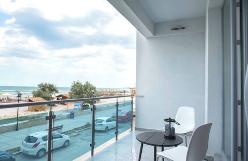 Mamaia-Sat Apartment | Wave 1 Promenada Apartments