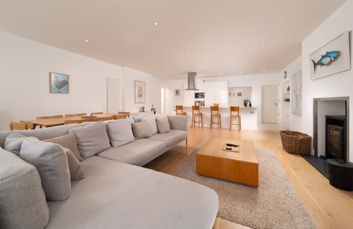 Oare Apartment | Wave View, a 3 bedroom seaside apartment in Lynmouth