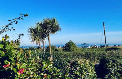 Garryvoe House | Wavecrest Holiday Cottage by Trident Holiday Homes