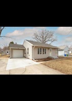 Waverly House | Waverly 3 Bed 2 Bath Home