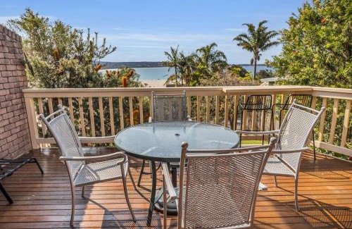 Pambula Beach House | Waves on Winnunga