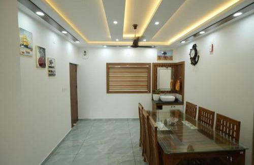 Sulthan Bathery House | Wayanadan Huts Homestay