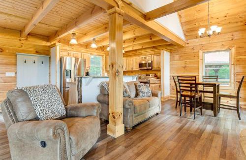 Waynesville House | Waynesville Romantic Hideaway with Private Hot Tub