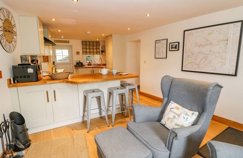 Muker Cottage | WAYSIDE FARM, pet friendly, character holiday cottage in Muker
