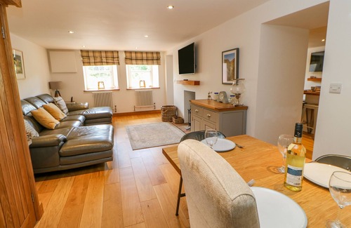 Muker Cottage | WAYSIDE FARM, pet friendly, character holiday cottage in Muker