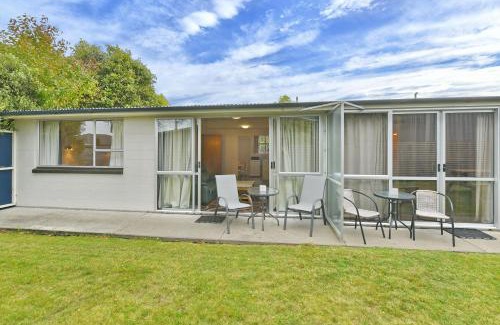 Woodend Hotel | Wayside Motel
