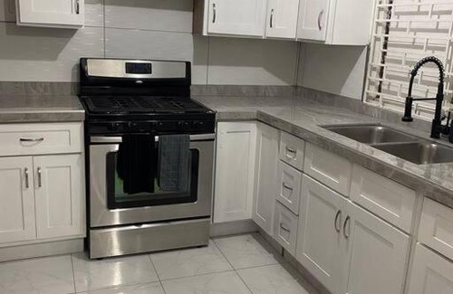 West Gate Hills Apartment | We are close to the Beach Beach Beach!!