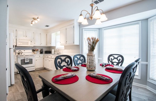 Hanahan House | We love pets! 6ft fenced in backyard and pet amenities.