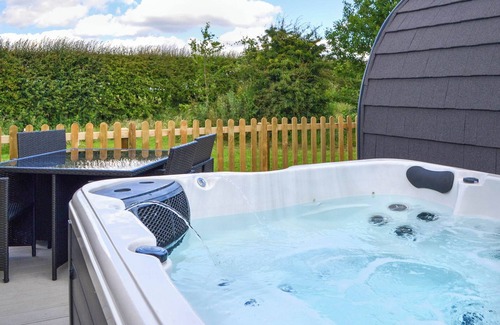 Filey Cottage | We love this family friendly pod with private hot tub.