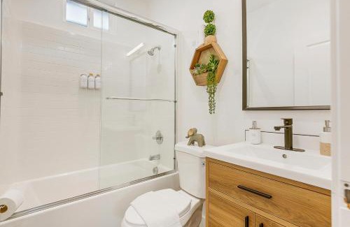 Westminster House | WE12-Little Saigon Modern Home 3Beds-2Baths