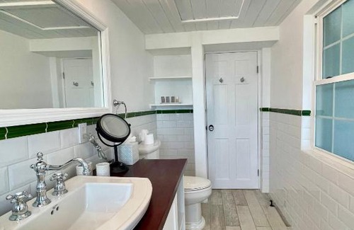 Dickenson Bay Hotel | Weatherills Hotel