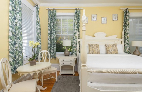 Bahama Village Bed & Breakfast | Weatherstation Inn