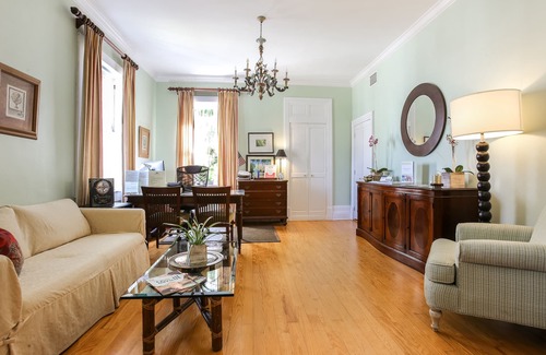 Bahama Village Bed & Breakfast | Weatherstation Inn