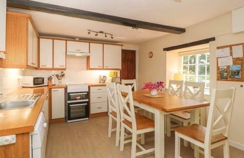 Staddlebridge Cottage | WEBSTONE HOUSE, pet friendly, with open fire in Osmotherley