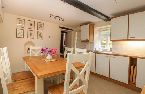 Staddlebridge Cottage | WEBSTONE HOUSE, pet friendly, with open fire in Osmotherley