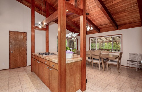 Happy Valley House | Weddings, graduations, Event gatherings on private 3 acres!