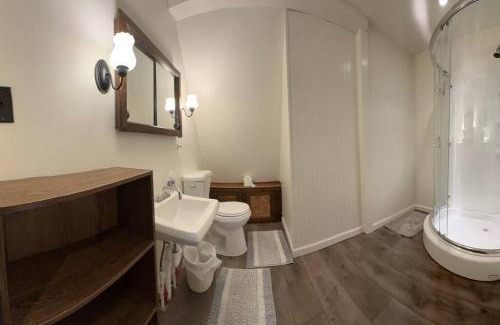 Guys Mills House | Weekend Getaway, Family vacation comfort cabin