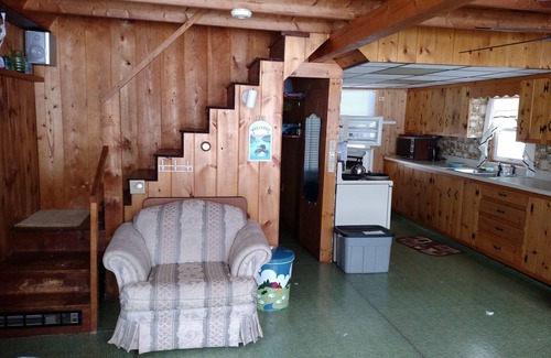 Oakland Cottage | Weekly discounts avail. Get away from it all on the start of The Belgrade Lakes