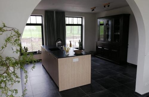 Zaamslag Villa | Weg van jou