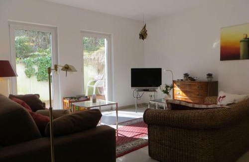 Bad Suderode Apartment | Weisses-Haus-am-Kurpark-Fewo-Gartenblick