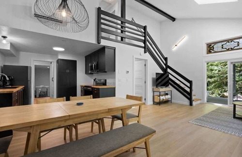 Welches House | Welches Woodland Retreat