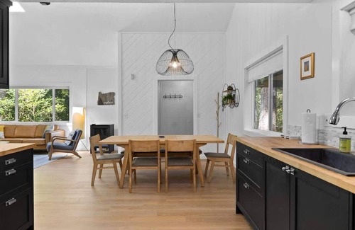 Welches House | Welches Woodland Retreat