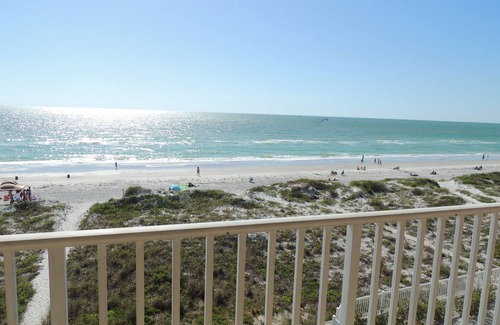 Independence Square Condo | Welcome Back! Popular Beachfront Condo w/Pool & Beach Gear Provided, Unit 406