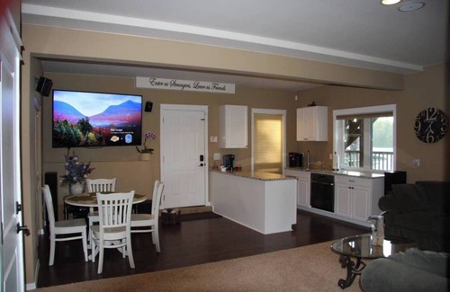 Eatonville House | Welcome! Create your own Lakeside Memories on Lake Tanwax