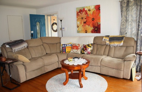 Fountainhead-Orchard Hills House | Welcome Home: Comfortable Home for Families, Pets, Remote Workers