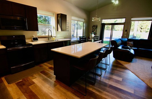 Seeley Lake House | Welcome snowmobilers, skiers, & Winter enthusiasts!