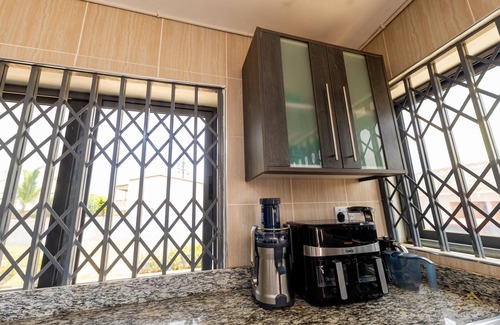 Accra House | Welcome to Amazing Grace - 5 Bedroom Villa. A Home away from Home! Akwaaba!
