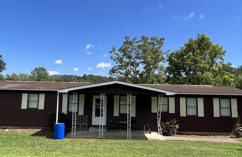 Fairview House | Welcome to Cane Creek Meadows… central to local breweries, hiking, outdoor fun!