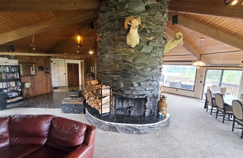McKenna House | Welcome to Cindy's Place! Dodecagon retro romantic home in the Country!