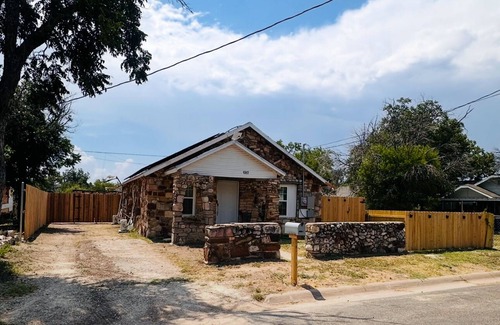 San Angelo House | Welcome to Cozy Stone Cottage 3 bedrooms and 1 bathroom house.