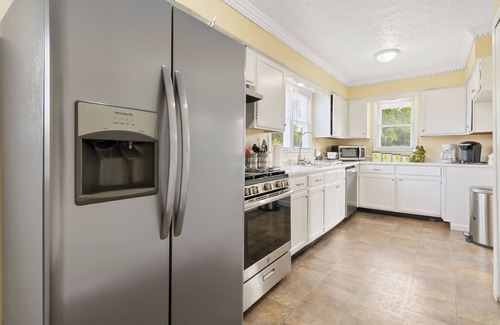 London House | Welcome to Evelyn's Cottage! The most conveniently located stay in Lonon