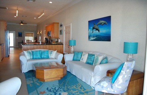 Rokers Point House | Welcome to Hart House- A Luxurious Bahamian Style Beachfront Retreat