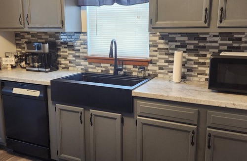 Niagara Falls Condo | Welcome to Harvest Haven's Sunflower Serenity