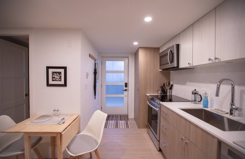 Edgemont House | Welcome to "Haven" in Edgemont Village where "Berry the Bear" lives